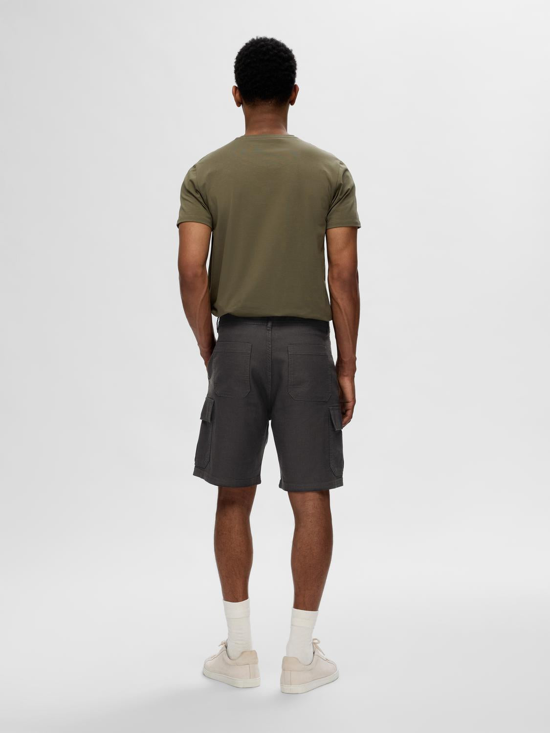 model_shot-back